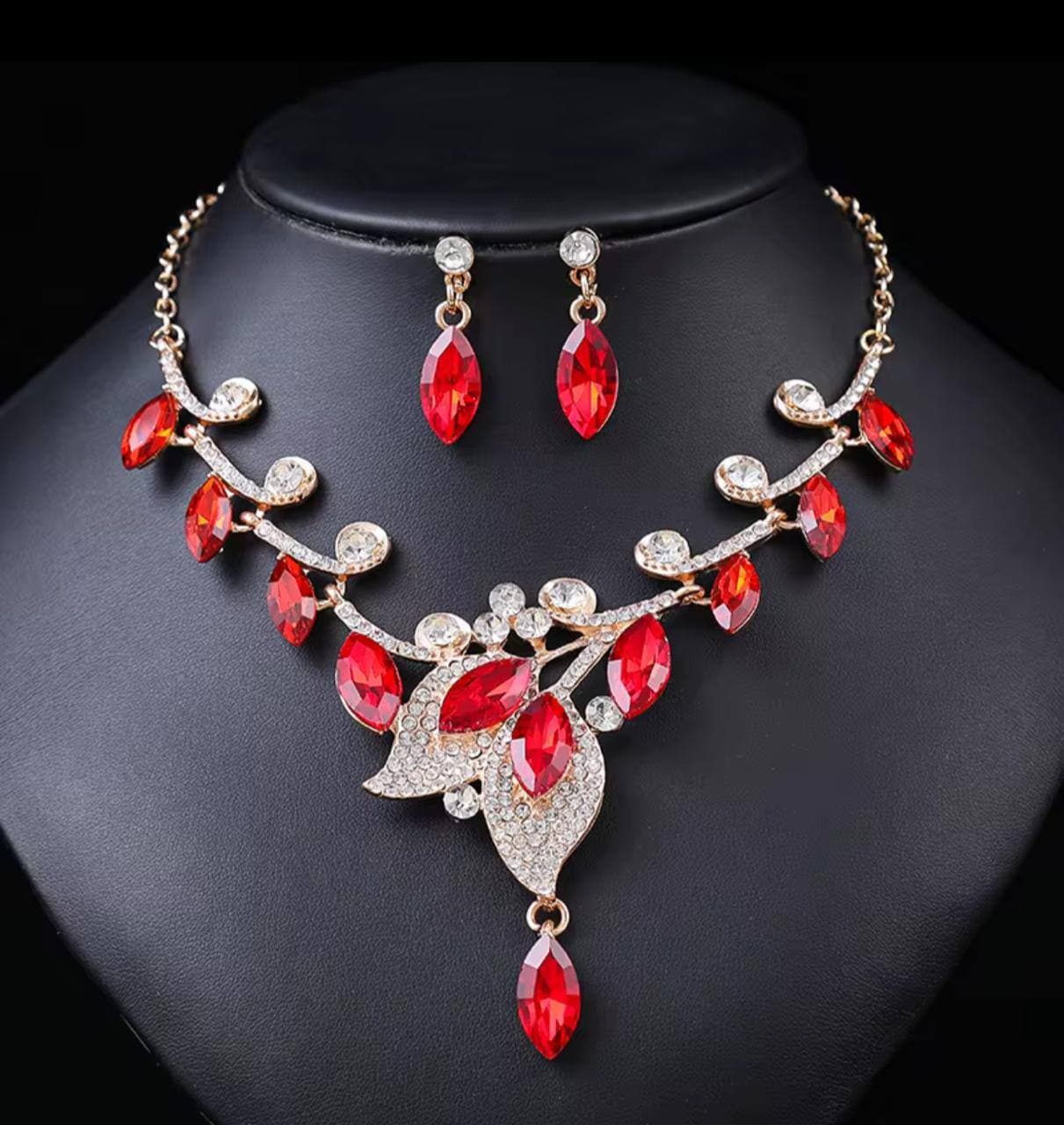 Exquisite Crystal Matching Jewellery Sets view 3